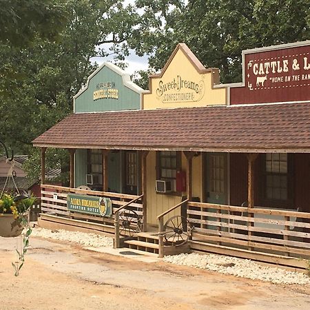 Acorn Hideaways Canton Charming Pioneer Suite 1890'S General Store Екстериор снимка