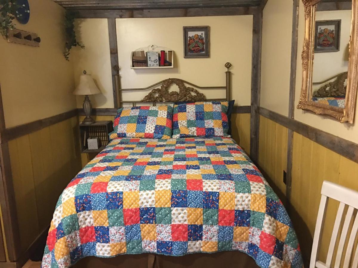Acorn Hideaways Canton Charming Pioneer Suite 1890'S General Store Екстериор снимка