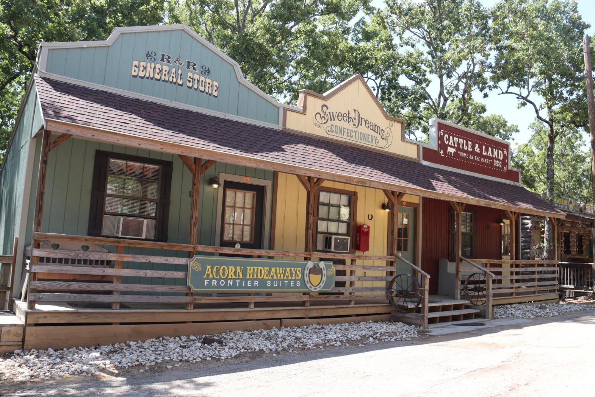Acorn Hideaways Canton Charming Pioneer Suite 1890'S General Store Екстериор снимка